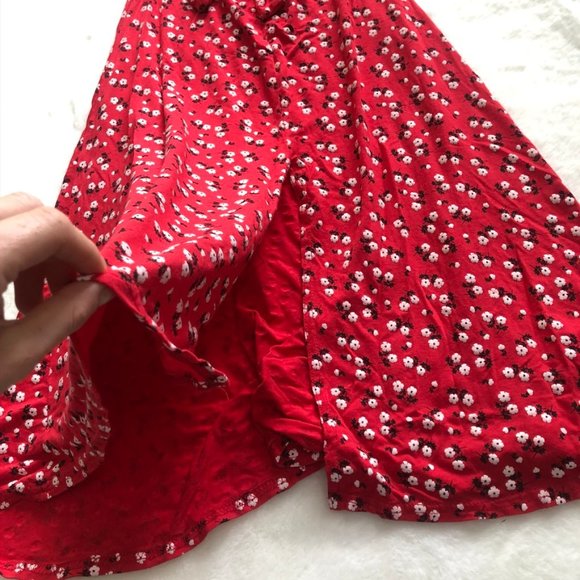 PrettyLittleThing Red Floral Tie Front Dress - Picture 12 of 14